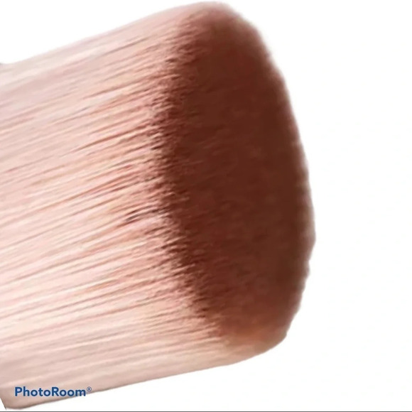 🎉⭐️HP⭐️💕Vegan Q flawless foundation brush - Picture 6 of 13